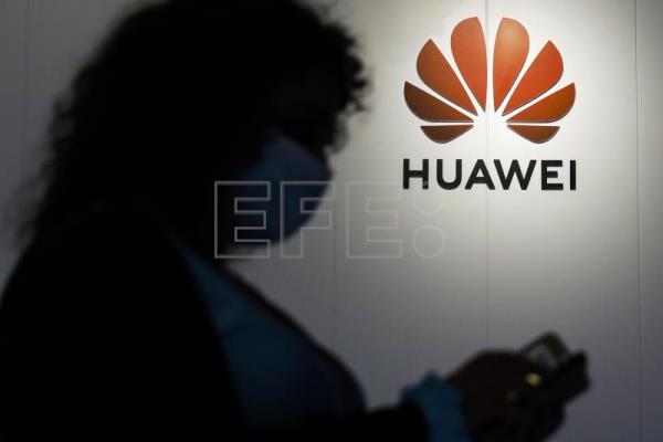  CHINA EMPRESAS – Sobrevivir a los próximos 3 años es la prioridad para Huawei, afirma fundador