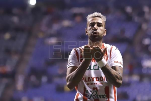  FÚTBOL MÉXICO – Los uruguayos Batista y Oliveros rescatan un empate para Necaxa ante el Puebla