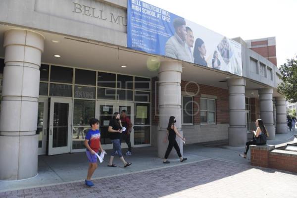 La falta de profesores desafía el inicio del curso escolar en EE.UU.