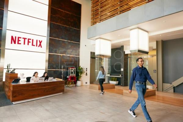 Netflix cumple 25 años con un futuro incierto como líder del 'streaming'