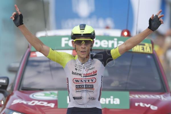  CICLISMO VUELTA – Meintjes se corona en Les Praeres, donde Evenepoel refuerza la roja