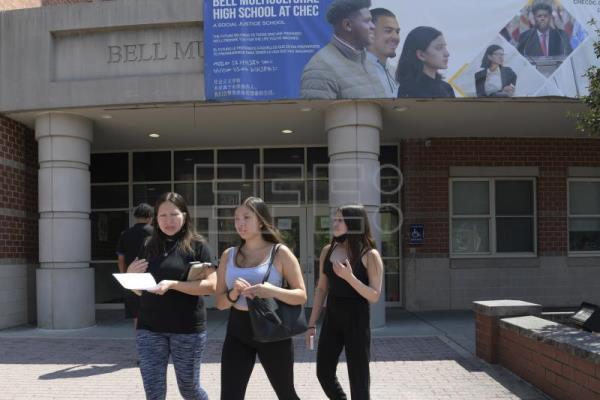 La falta de profesores desafía el inicio del curso escolar en EE.UU.