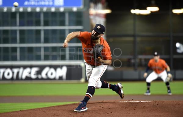  BÉISBOL GRANDES LIGAS – El mexicano Urquidy, protagonista en el triunfo que evita la barrida de los Bravos