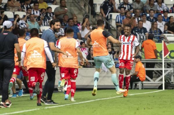  FÚTBOL MÉXICO – El venezolano Jhon Murillo da el triunfo al San Luis e impide el liderato del Toluca