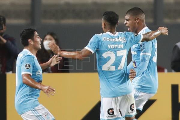  FÚTBOL PERÚ – El Sporting Cristal gana e iguala al líder Atlético Grau