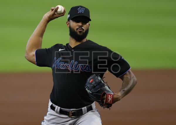  BÉISBOL GRANDES LIGAS – La calidad del picheo latino puso su sello este lunes en Grandes Ligas