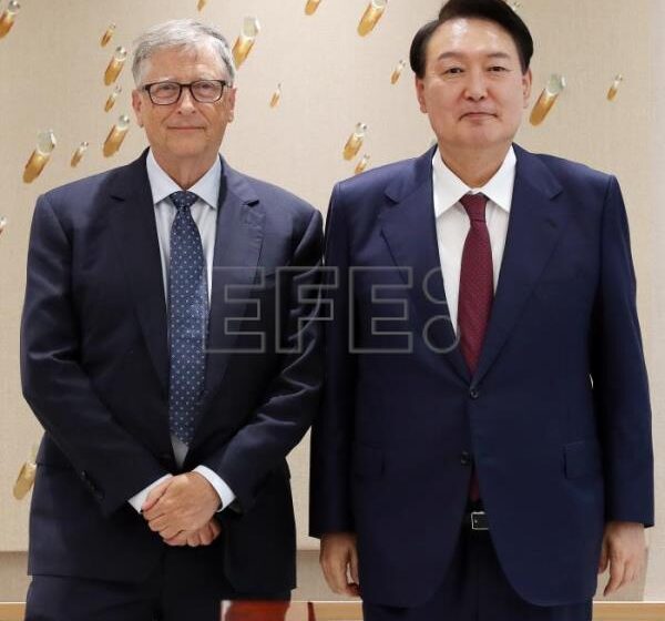  COREA DEL SUR BILL GATES – Gates pide a Seúl liderar los esfuerzos en cooperación sanitaria y vacunación