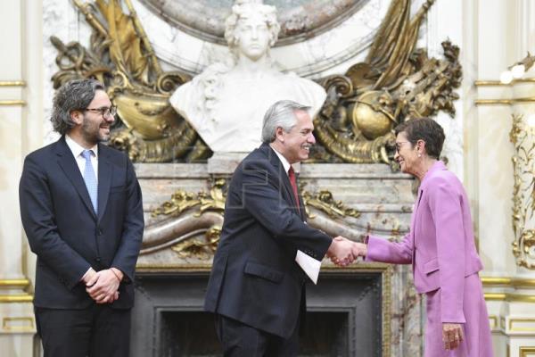  ARGENTINA ESPAÑA – El presidente argentino recibe las cartas credenciales de la nueva embajadora de España