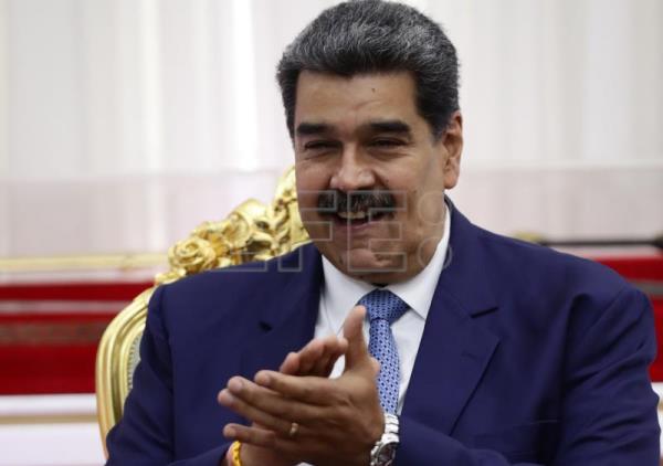  VENEZUELA CHINA – Maduro impulsa ley de zonas económicas especiales ante representante de China