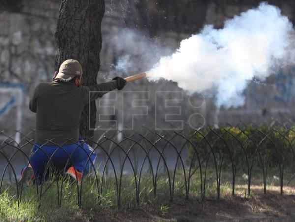  BOLIVIA COCA – Dinamitazos y gases en una protesta cocalera contra un mercado «paralelo» en Bolivia