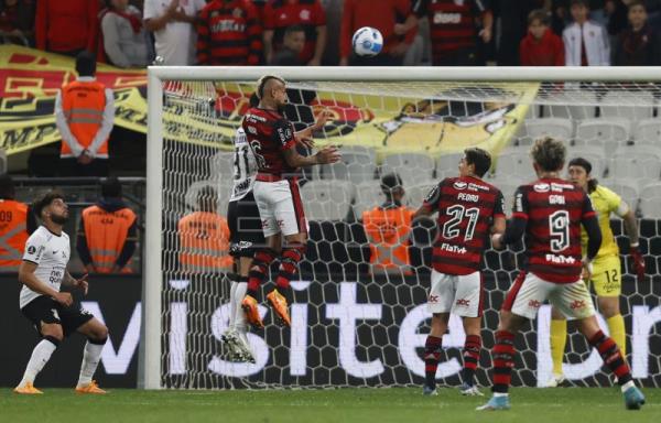 0-2. Flamengo sorprende a Corinthians y da un paso al frente en la serie