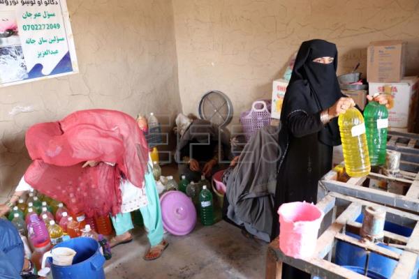 Mujeres emprendedoras luchan por seguir a flote bajo el régimen talibán