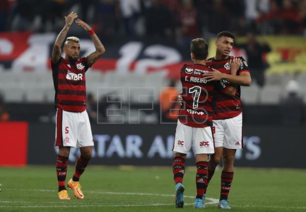 0-2. Flamengo sorprende a Corinthians y da un paso al frente en la serie