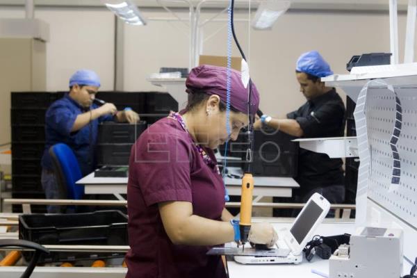  VENEZUELA INDUSTRIA – Las industrias de Venezuela aumentan en 10 % su capacidad operativa, según un gremio