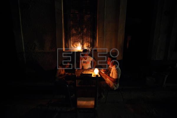  CUBA APAGONES – El déficit en la generación eléctrica da paso a nuevos apagones en Cuba