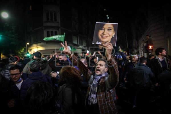  ARGENTINA JUSTICIA – Grupos a favor y en contra de Cristina Fernández se manifiestan en Argentina