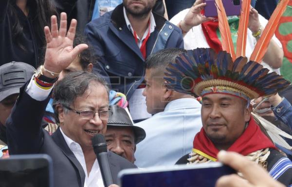  DÍA INDÍGENAS COLOMBIA – Petro invita a los indígenas colombianos no solo a resistir sino a gobernar