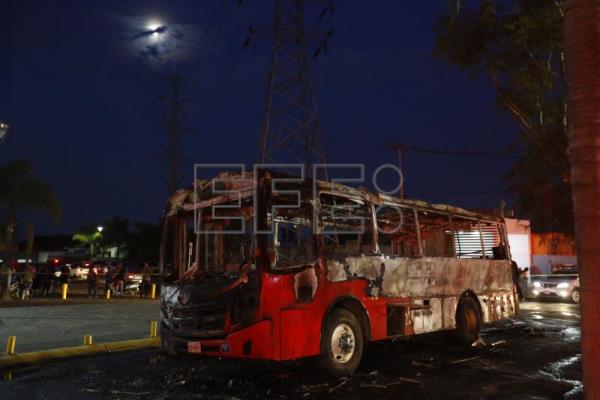  MÉXICO VIOLENCIA – Incendios, 5 arrestos y 1 muerto en enfrentamiento en oeste de México