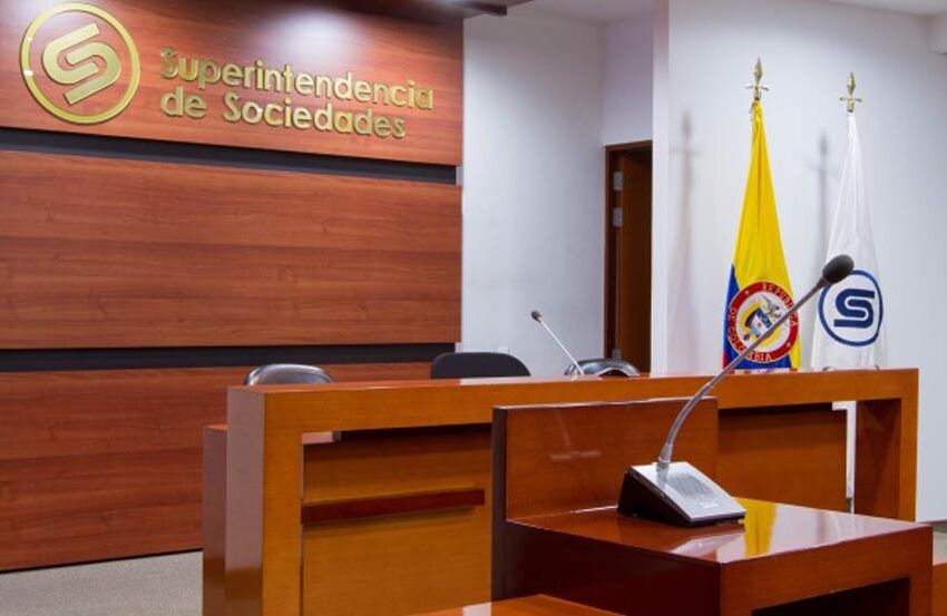  Súper Intendencia de Sociedades sancionó a tres mujeres y un hombre de la Junta Directiva de la Cámara de Comercio