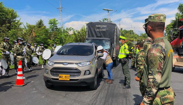  Mil 400 soldados custodian tres Departamentos en esta semana de receso escolar con festividades el fin de semana y puente festivo de la raza