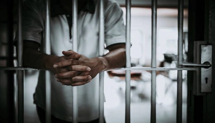  A la cárcel 7 sujetos señalados de atraer hombres por internet para encuentros sexuales y luego eran retenidos y atracados