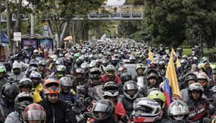  Motociclistas mantienen mesa de diálogo permanente con el Ministerio de Transporte tras acuerdos ayer en la protesta