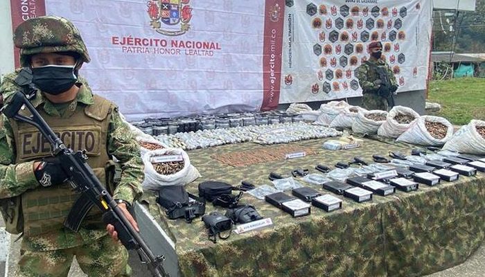  Militares hallaron peligrosas cargas de alto poder colocadas el ELN en Arauca