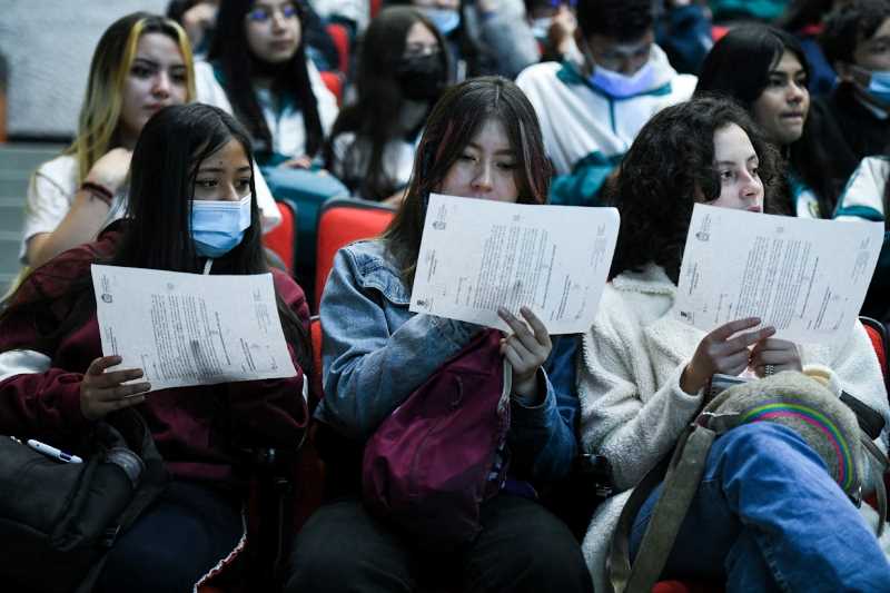   Nueve mil estudiantes salen de colegios a buscar cupos en universidades