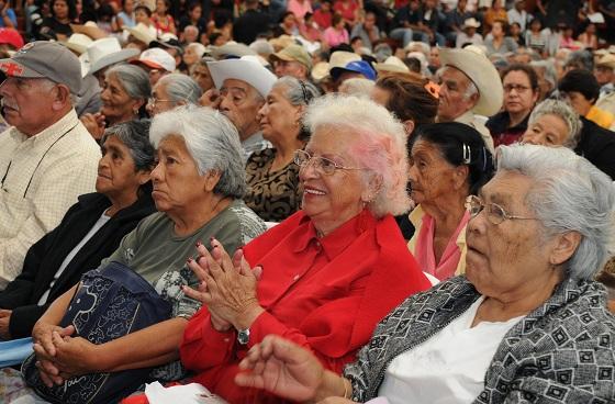  Abuelos beneficiarios de Colombia mayor ya pueden reclamar el décimo pago