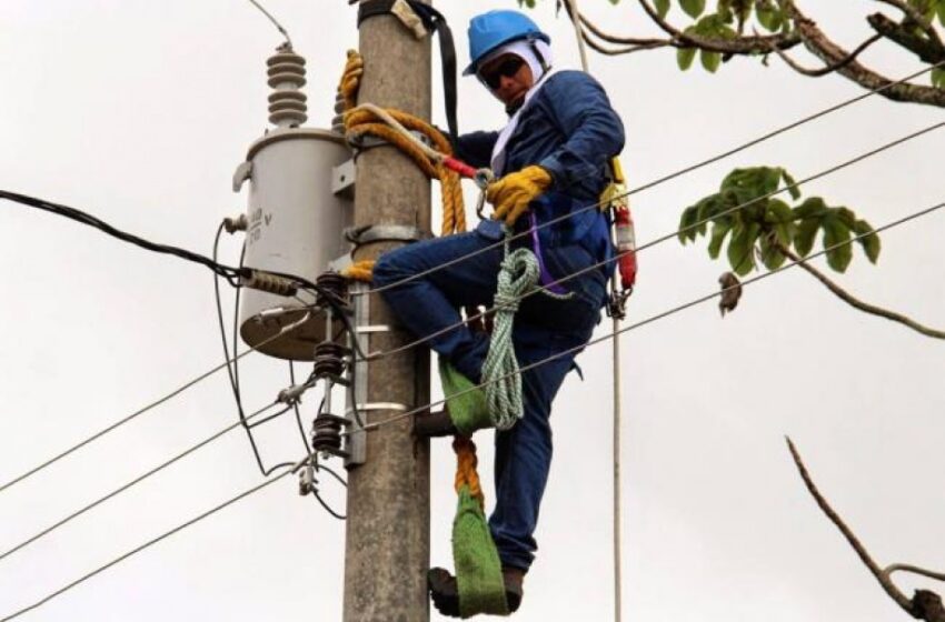  Proyecto de electrificación asegura conectividad para estudiantes en Puerto Lleras 