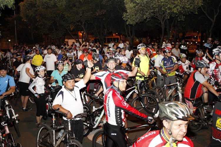  Ciclo paseo nocturno abre las actividades deportivas de fin de año