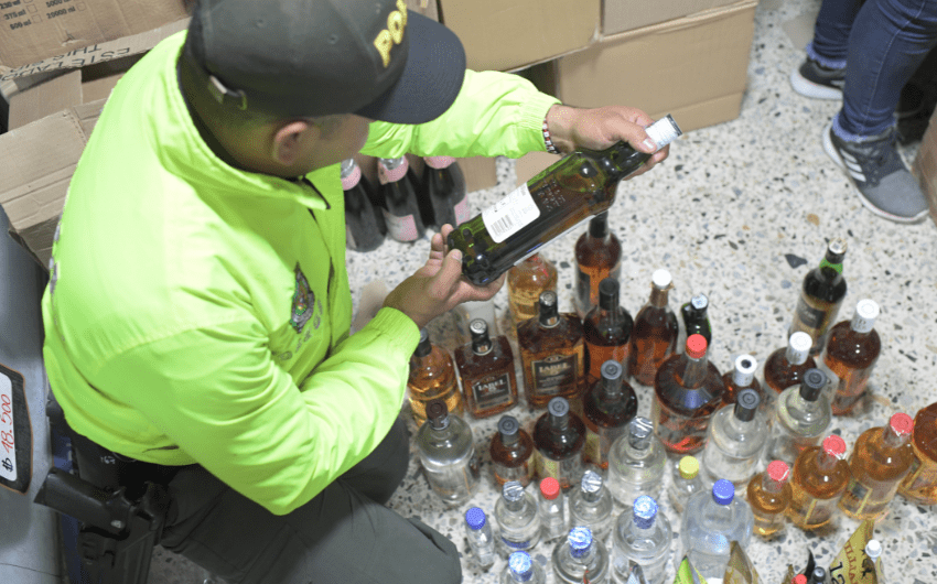  Ofensiva al licor adulterado. La Policía incautó cerveza de distintas marcas