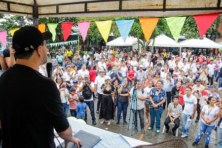  Con el Festival de la piña legalizaron el barrio La Nohora