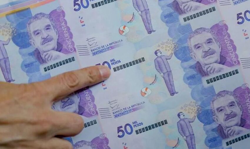  Cuatro delincuentes sorprendidos con billetes falsos de denominaciones de 50 y 100 mil tumbando a comerciantes