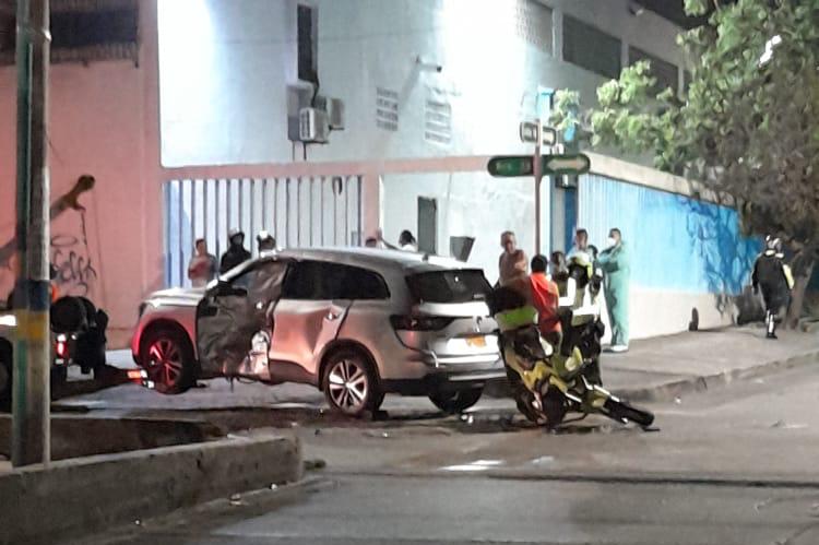  Investigan accidente entre una motocicleta y un carro de la policía con saldo de dos muertos en el Ariari