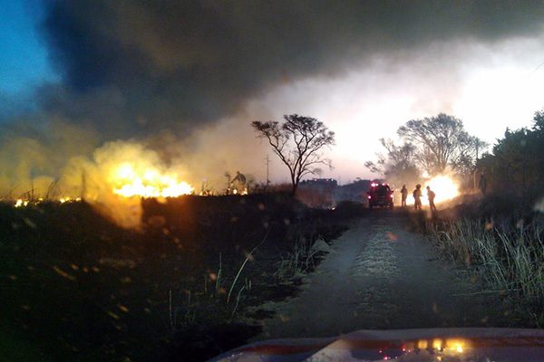  Incendio en basurero afecta a comunidad por el humo en la vereda el Billar en la Macarena desde hace 10 días