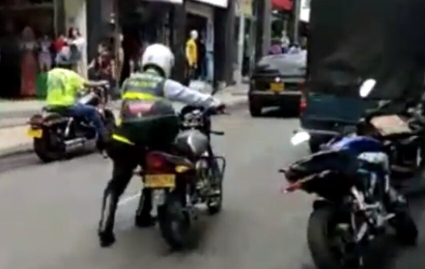  ¡Insólito! Agente de Tránsito se movilizaba en moto sin SOAT