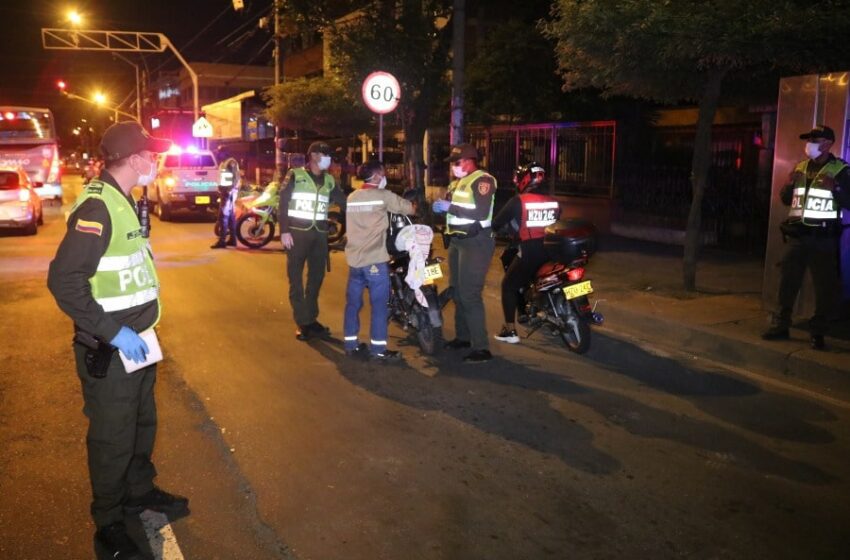  Ejército y Policía se tomaron la ciudad. Capturaron 30 personas y decomisaron armas