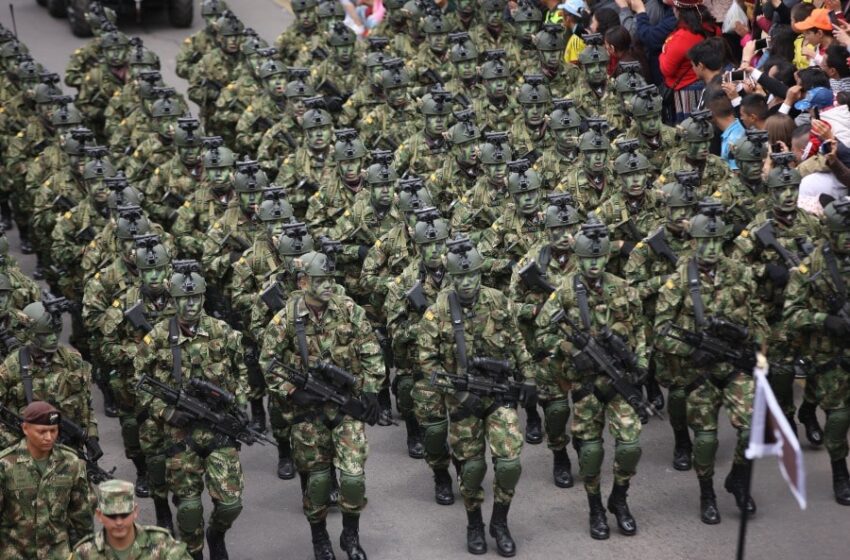  Desfile militar en conmemoración de los 183 años de Villavicencio este sábado sobre la avenida 40