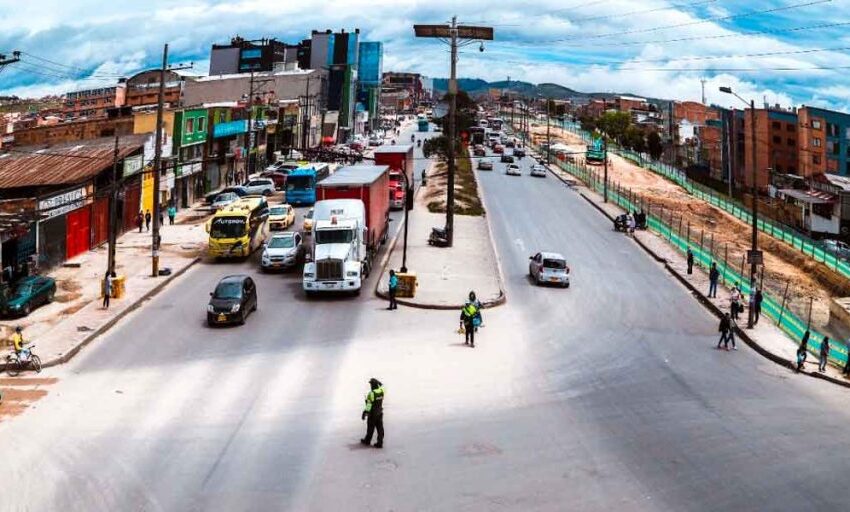  Colisión de un Autobús, una moto y un automóvil en sobre la vía a Bogotá en inmediaciones a Cáqueza