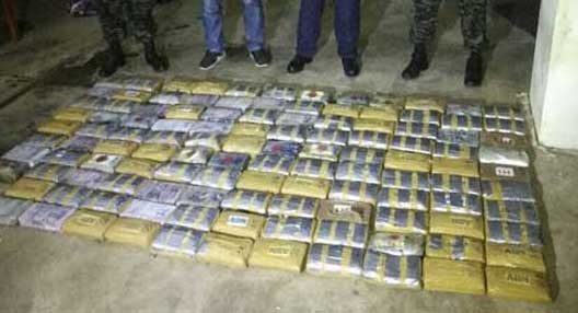  Traficantes abandonan carga de cocaína al notar la presencia de soldados y policías
