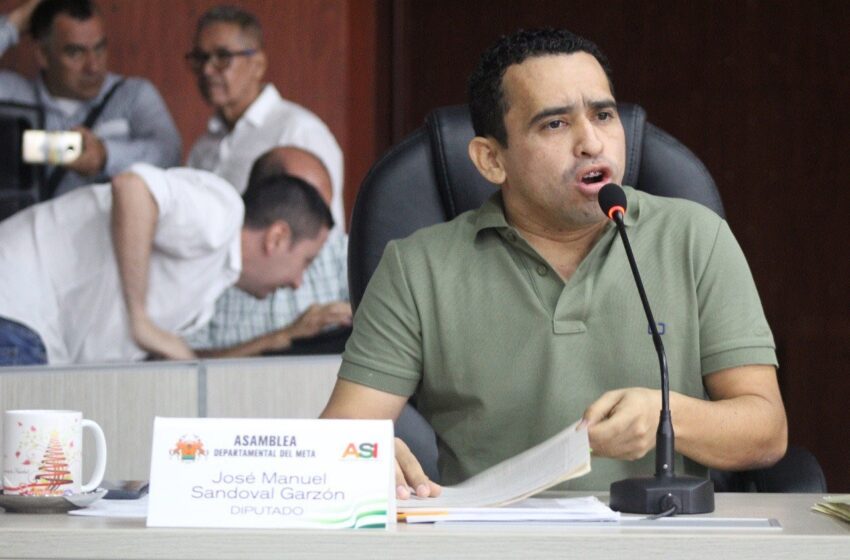  Diputado José Manuel Sandoval podría caer en situación similar por la que sale del congreso Roy Barrera.