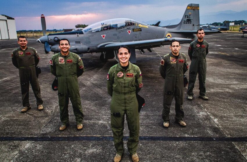  Nueva promoción de pilotos del T-27 Tucano lanzó la Base Aérea de Apiay
