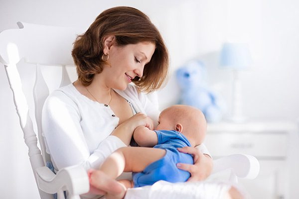  Amantar los primeros seis meses al bebé recomiendan expertos