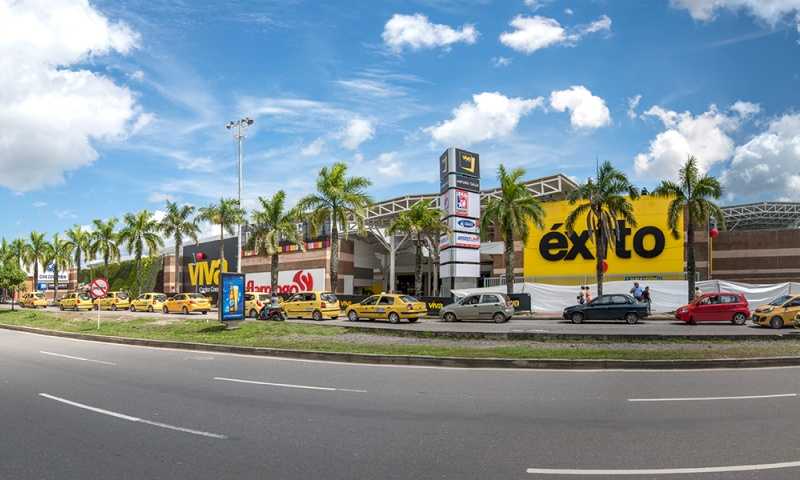  Centro comercial Viva empezará a cobrar parqueadero a sus clientes a partir del 22 de agosto próximo