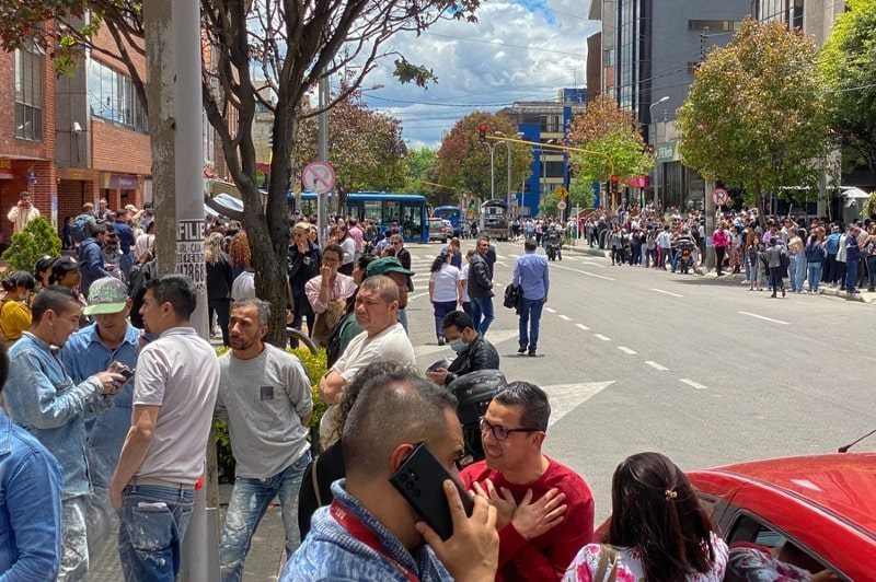  Cuantiosos daños estructurales y una persona muerta dejó el temblor de 6.1 que sacudió a Colombia al mediodía de ayer