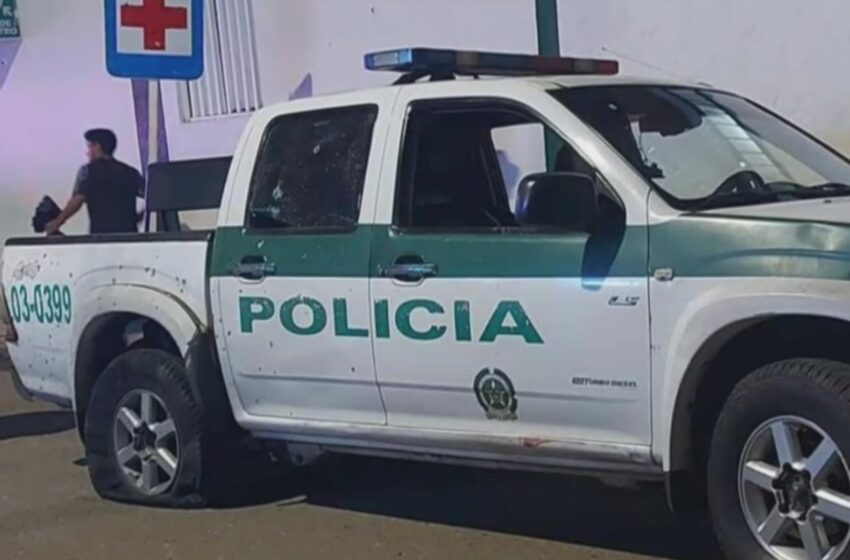  Ilesos salieron cuatro policías de un atentado con explosivos ayer en inmediaciones a la trocha cinco