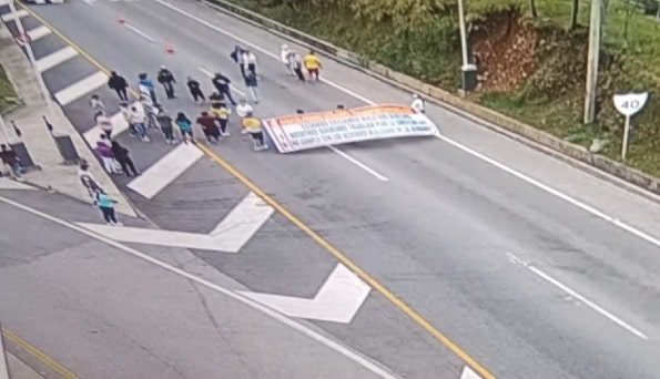  Protestas de la comunidad de Pipiral represaron el tránsito vehicular sobre la vía a Bogotá