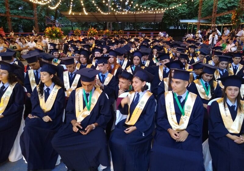  Más de 9.000 estudiantes se gradúan de bachilleres este año en Villavicencio