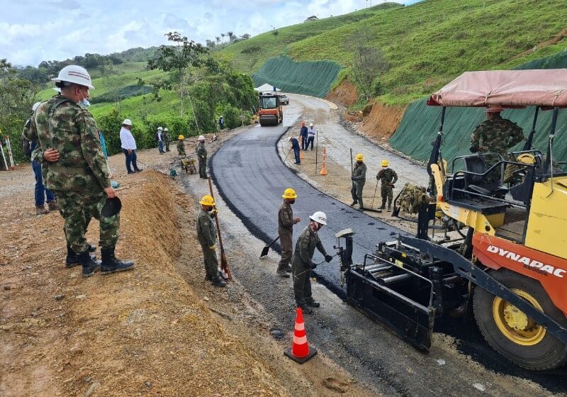  En dos frentes avanzan obras de pavimentación entre Mesetas y Uribe